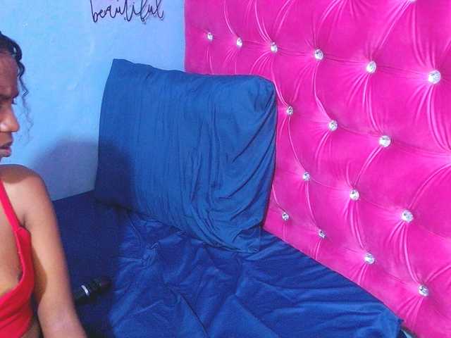 BigClitSlimTea22 live cam on BongaCams