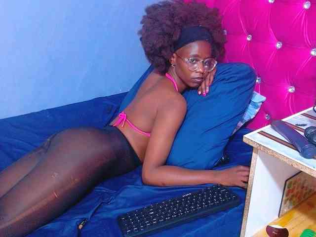 BigClitSlimTea22 webcam