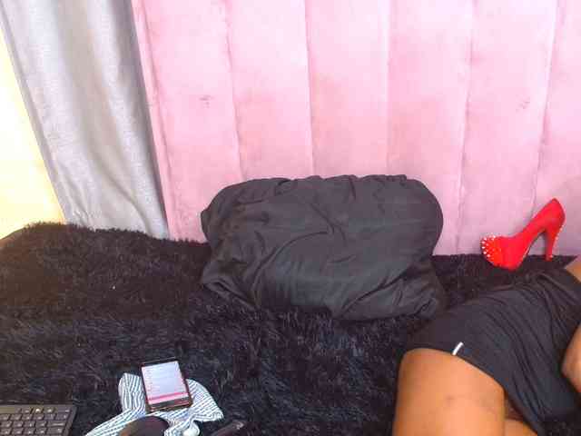 BigClitSlimTea22 webcam