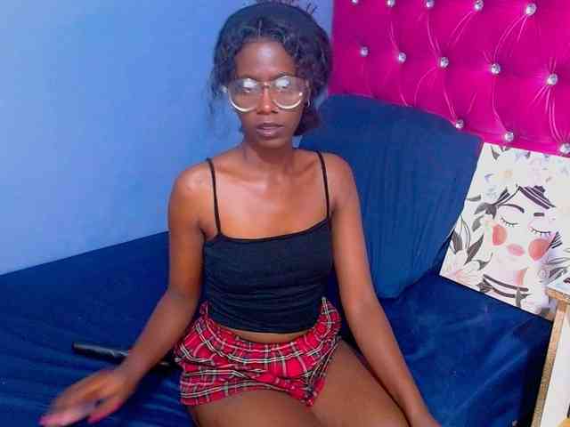 BigClitSlimTea22 webcam