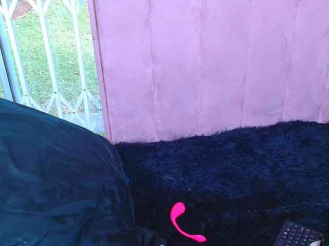 BigClitSlimTea22 webcam