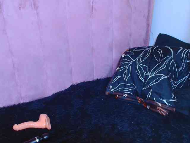 BigClitSlimTea22 webcam