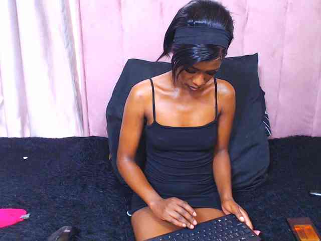 BigClitSlimTea22 webcam