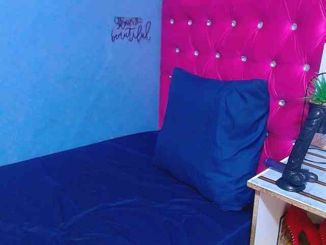 BigClitSlimTea22 webcam