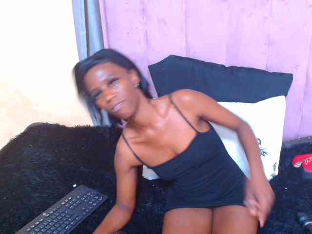 BigClitSlimTea22 webcam