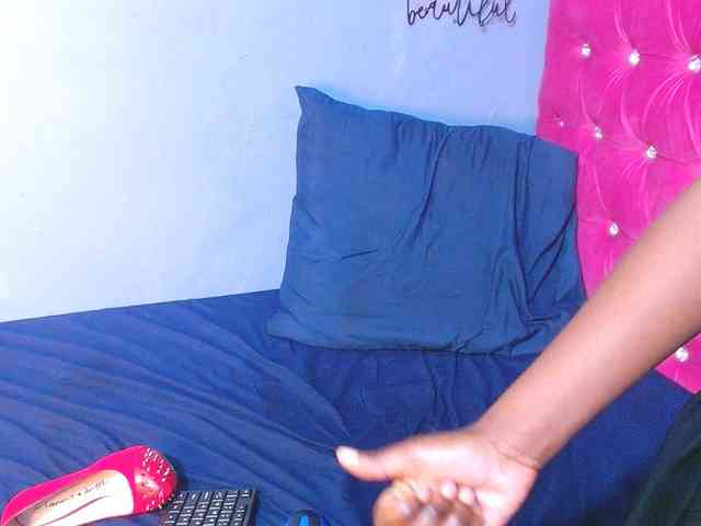 BigClitSlimTea22 webcam