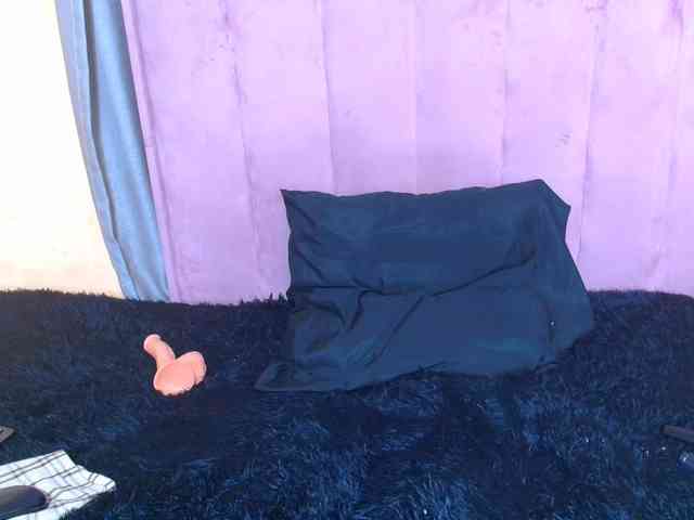 BigClitSlimTea22 webcam
