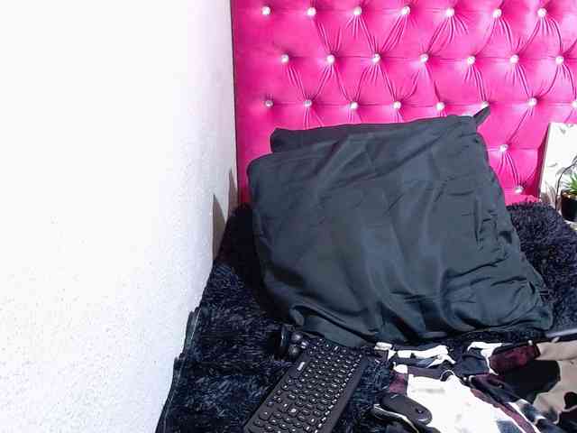 BigClitSlimTea22 webcam