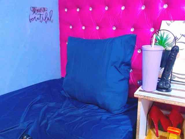 BigClitSlimTea22 webcam