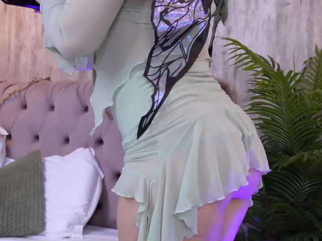 AlanaMilani live cam on BongaCams