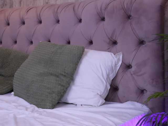 AlanaMilani live cam on BongaCams