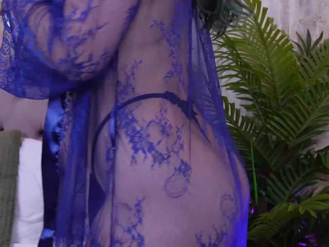 AlanaMilani live cam on BongaCams
