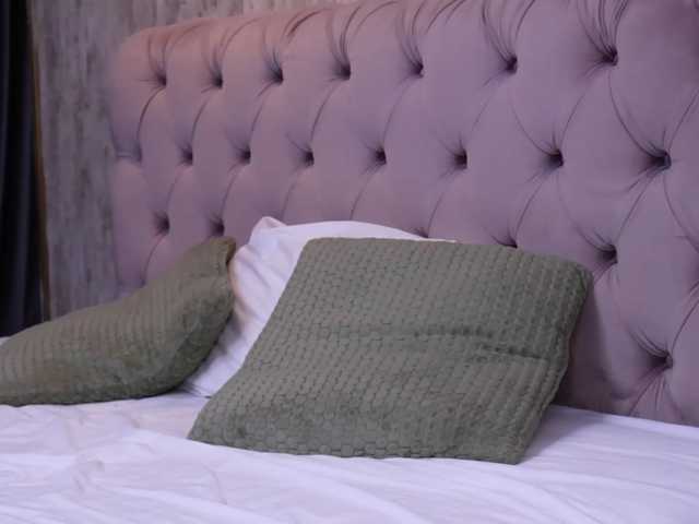 AlanaMilani live cam on BongaCams