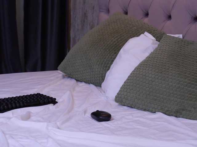AlanaMilani live cam on BongaCams