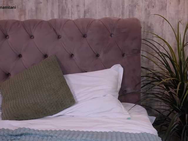 AlanaMilani live cam on BongaCams
