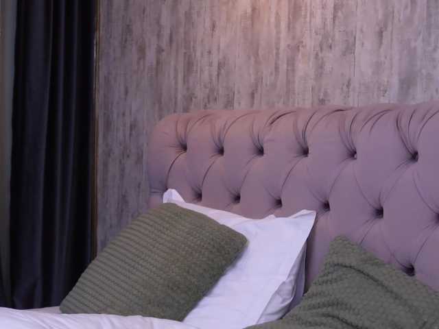 AlanaMilani live cam on BongaCams