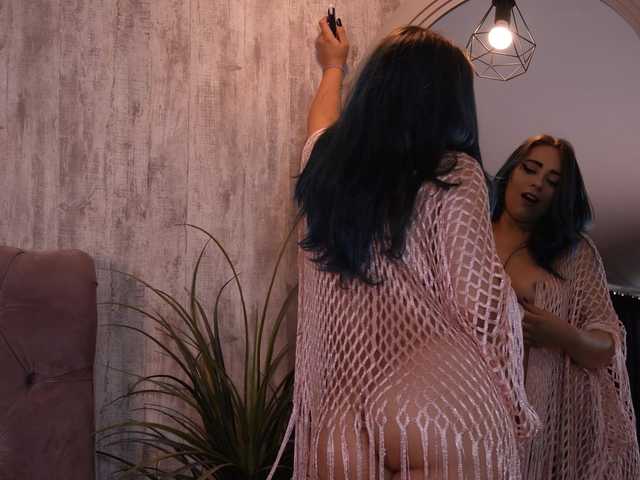 AlanaMilani live cam on BongaCams