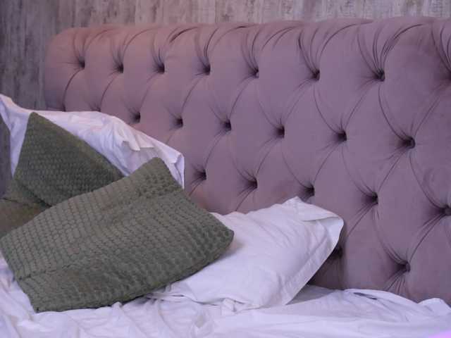 AlanaMilani live cam on BongaCams