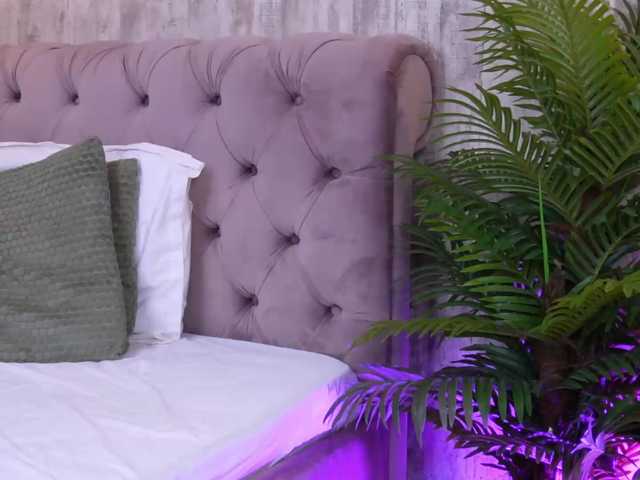 AlanaMilani live cam on BongaCams