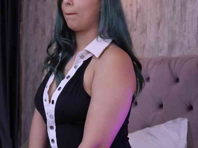 AlanaMilani webcam