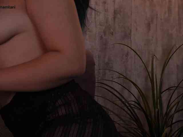 AlanaMilani webcam