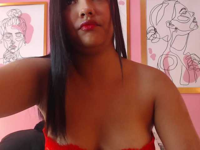 MiaRosse8 live cam on BongaCams