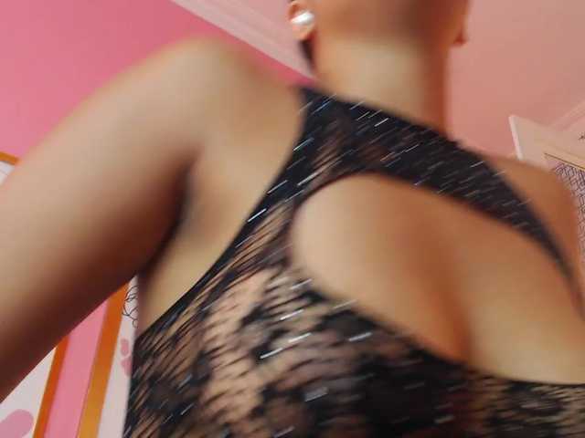 MiaRosse8 live cam on BongaCams