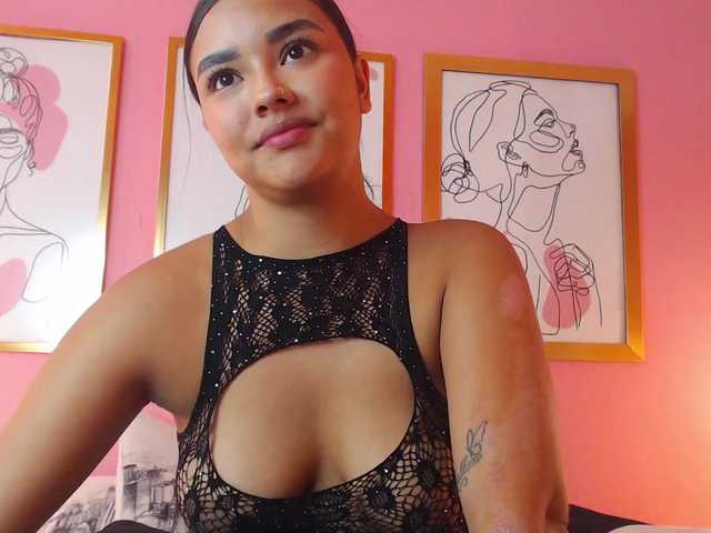 MiaRosse8 live cam on BongaCams