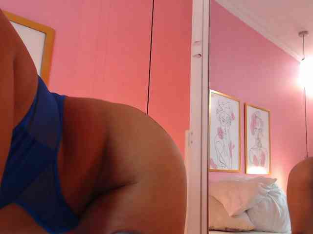 MiaRosse8 webcam