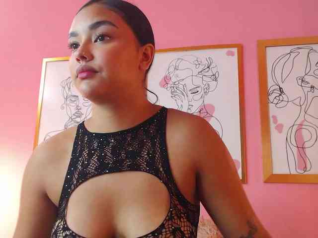 MiaRosse8 webcam