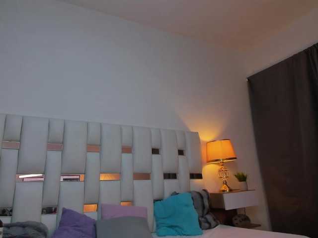 NauthyNahomi live cam on BongaCams