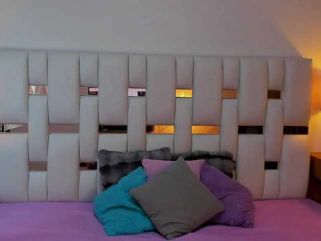 NauthyNahomi live cam on BongaCams