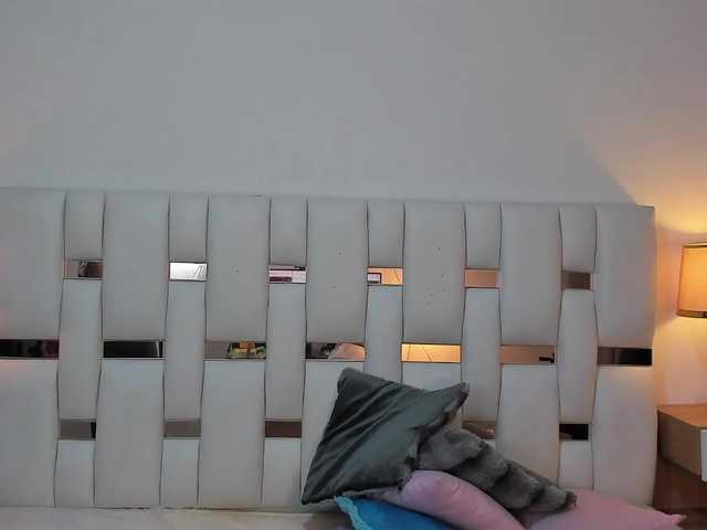 NauthyNahomi live cam on BongaCams
