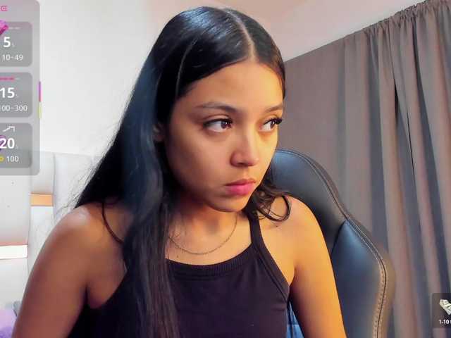NauthyNahomi live cam on BongaCams