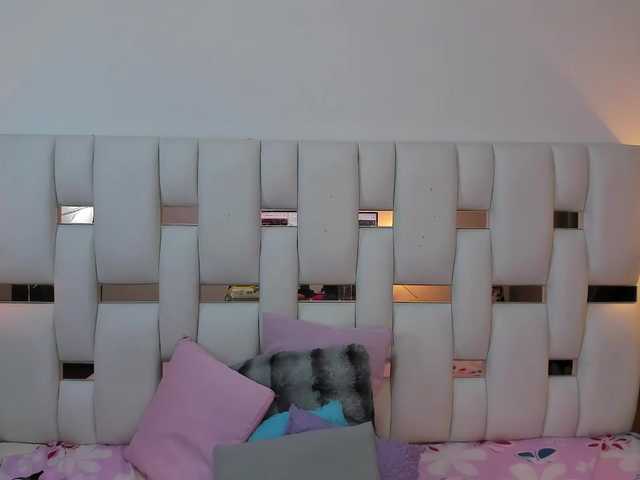 NauthyNahomi live cam on BongaCams