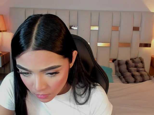 NauthyNahomi live cam on BongaCams