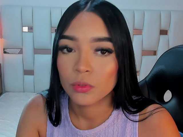 NauthyNahomi live cam on BongaCams