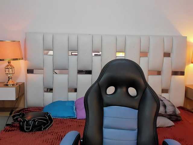 NauthyNahomi live cam on BongaCams