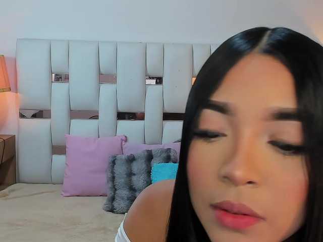 NauthyNahomi live cam on BongaCams