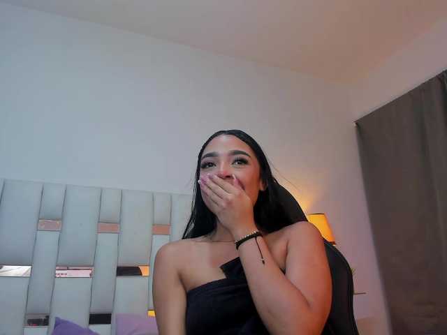 NauthyNahomi live cam on BongaCams