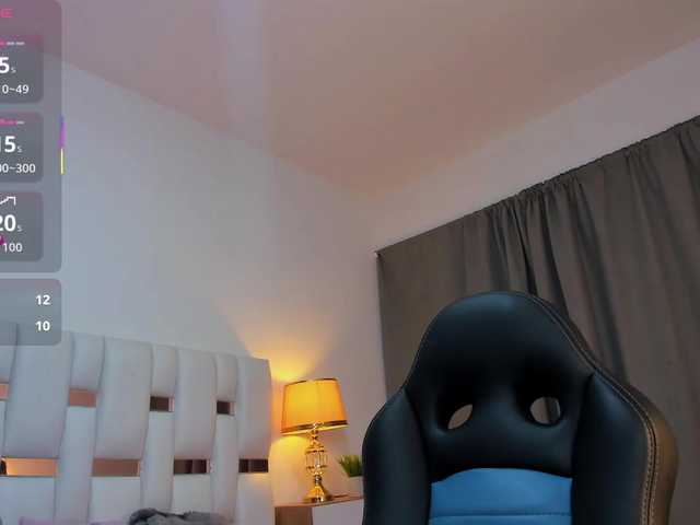 NauthyNahomi live cam on BongaCams