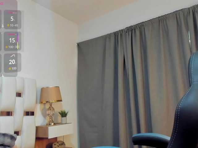 NauthyNahomi live webcam show