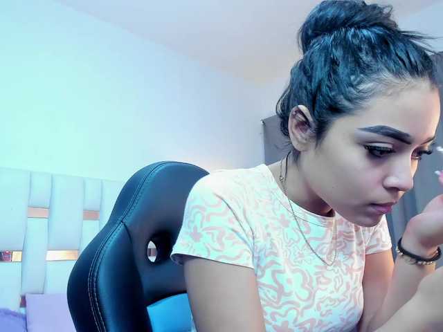 NauthyNahomi live cam on BongaCams