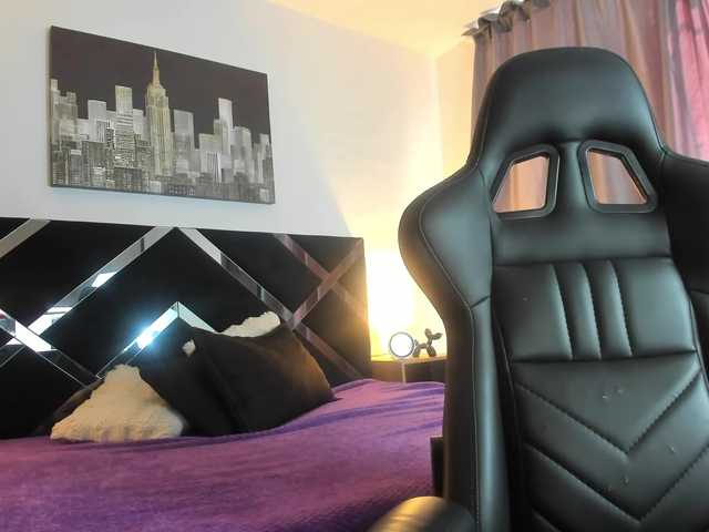 NauthyNahomi live cam on BongaCams