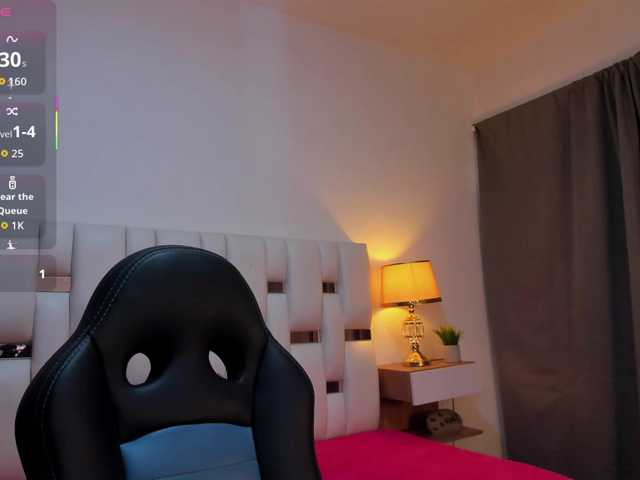 NauthyNahomi live cam on BongaCams