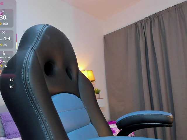 NauthyNahomi live cam on BongaCams