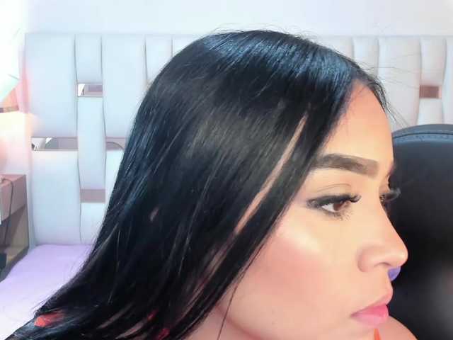 NauthyNahomi live cam on BongaCams