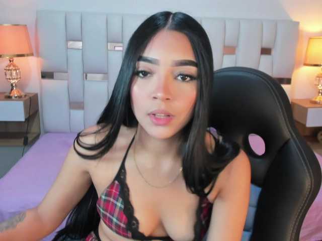 NauthyNahomi live cam on BongaCams
