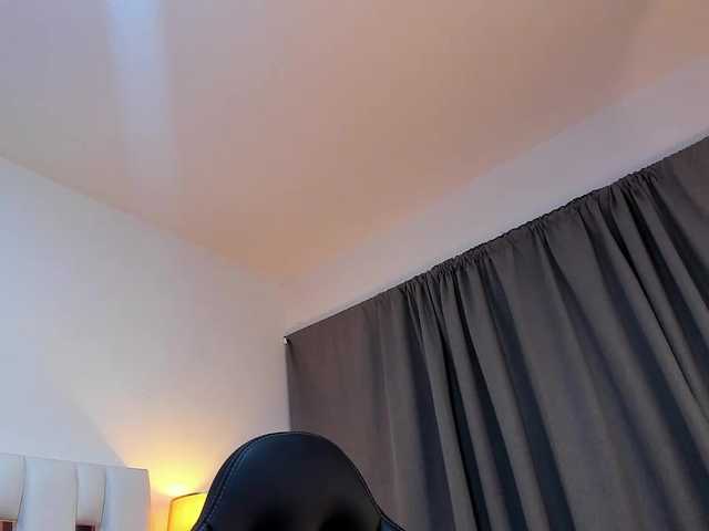 NauthyNahomi live cam on BongaCams