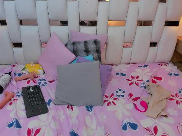 NauthyNahomi live cam on BongaCams
